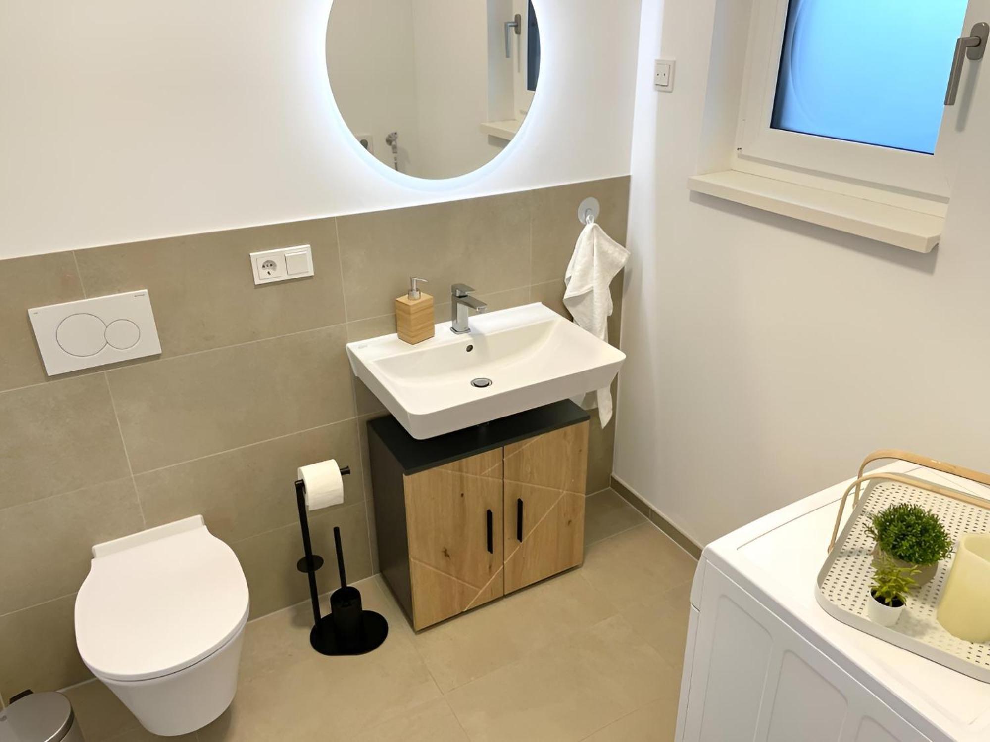 Exklusive 3-Zimmer Luxus-Maisonette In Hochheim - Naehe Frankfurt Flughafen, Wiesbaden Und Mainz Hochheim am Main Extérieur photo